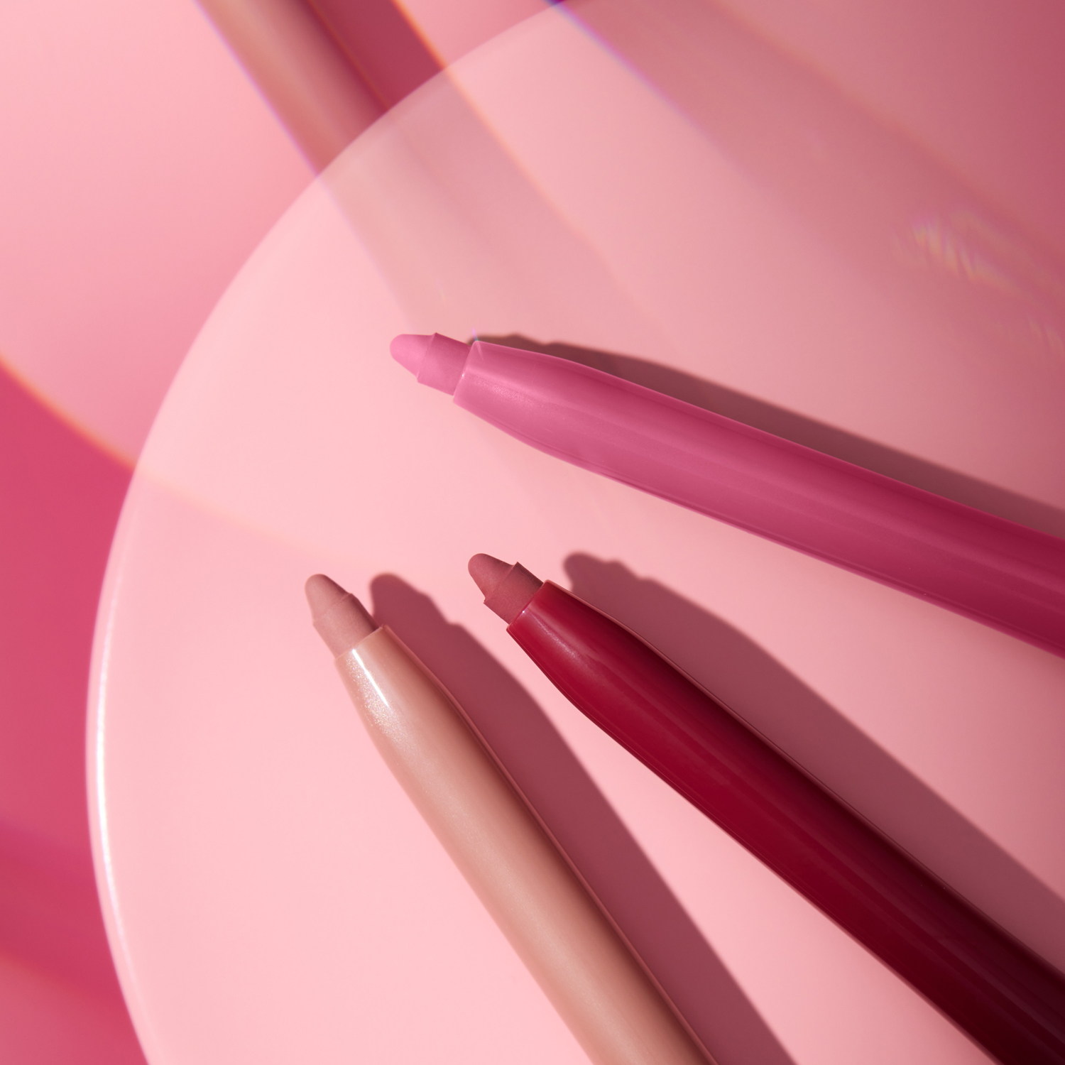 Kiss & Glow Plumping Lip Liner